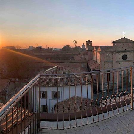Mansarda Con Vista In Centro A Piacenza Apartamento Exterior foto
